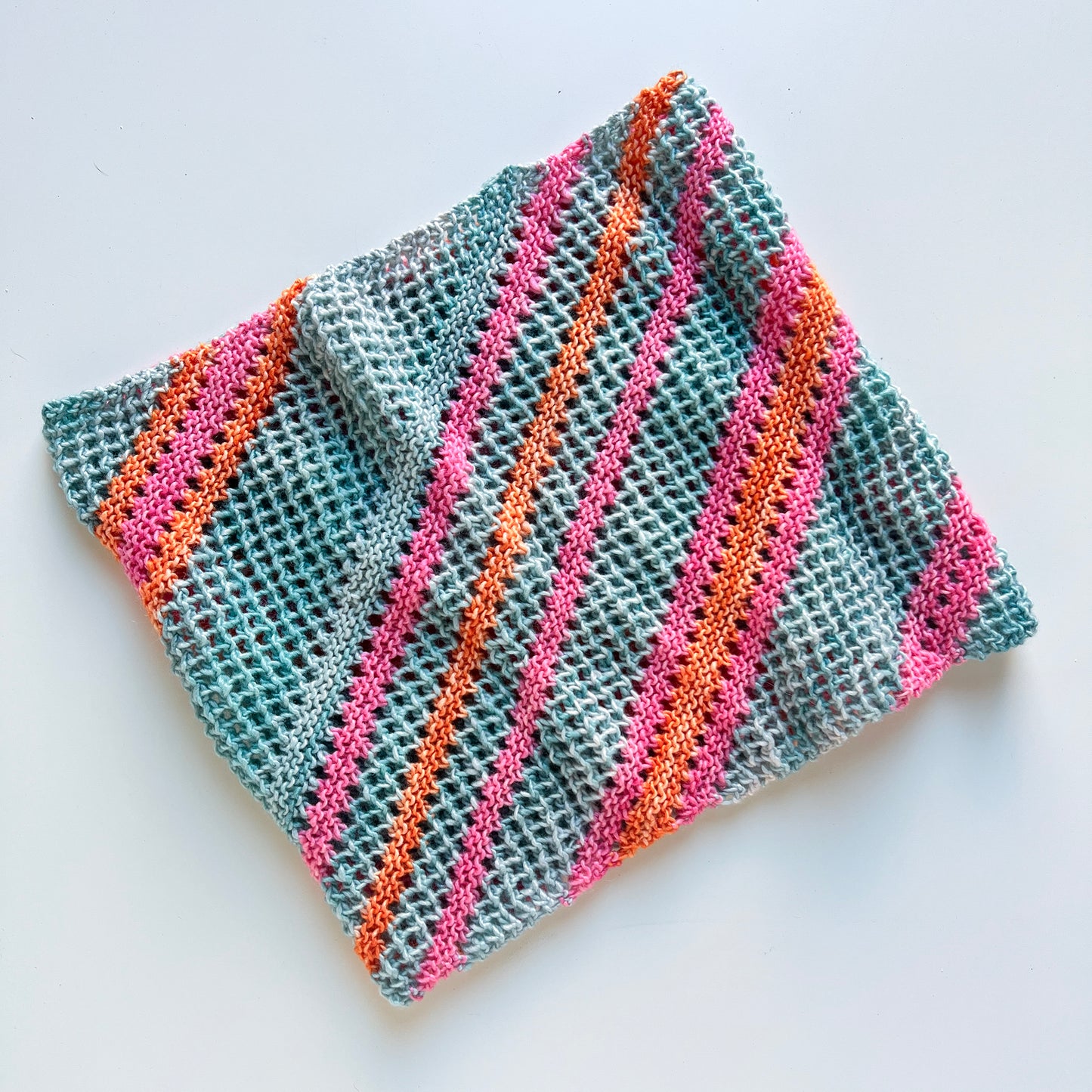 Friends and Family Cowl - LYS Day 2025 (F216)