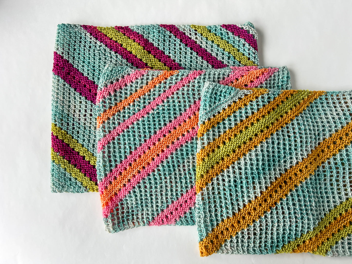 Friends and Family Cowl - LYS Day 2025 (F216)