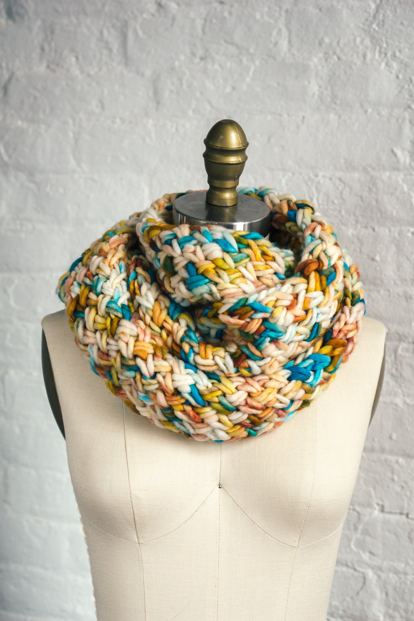 Golden Touch Cowl (F105)