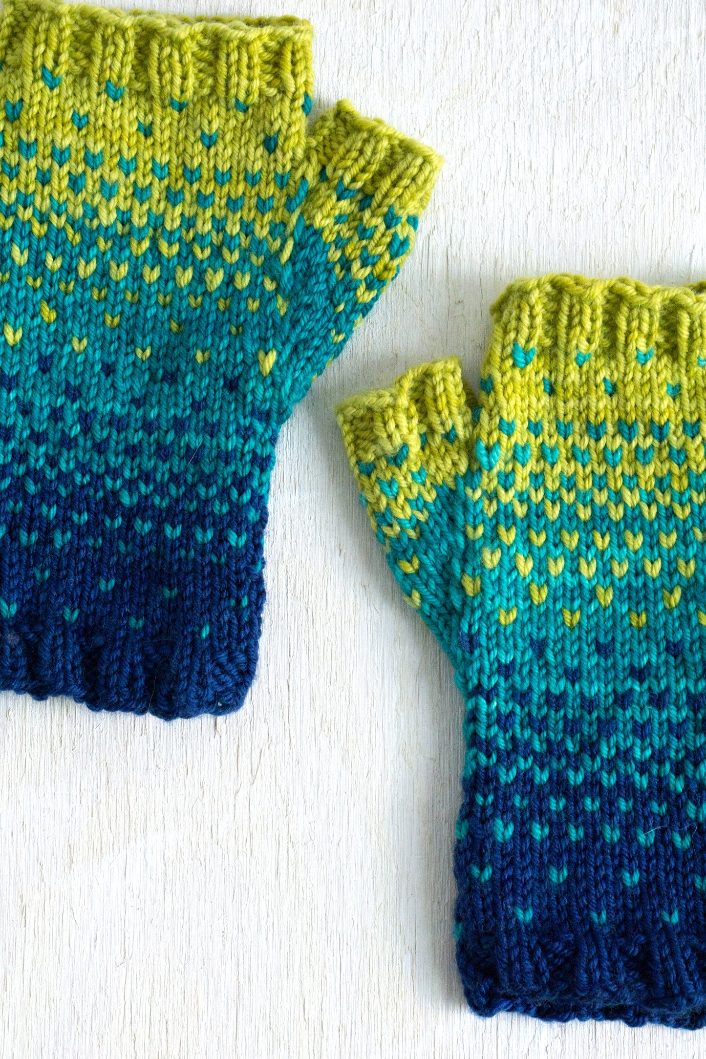 Drops of Spring Mitts (F136)