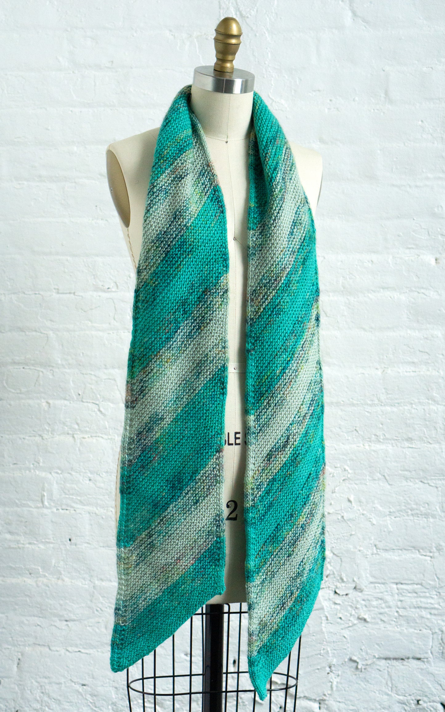 Drifting Scarf (F145)