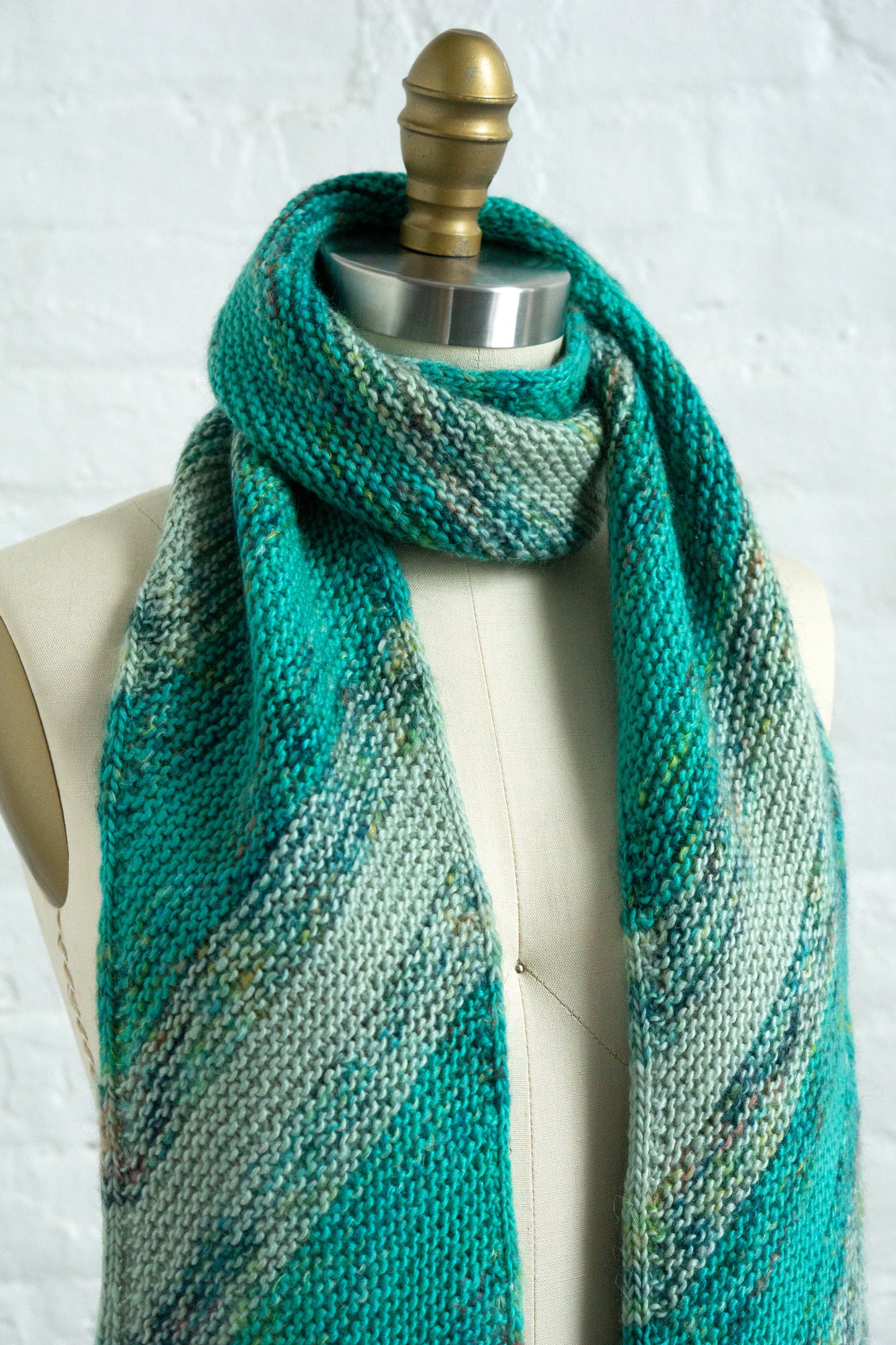 Drifting Scarf (F145)