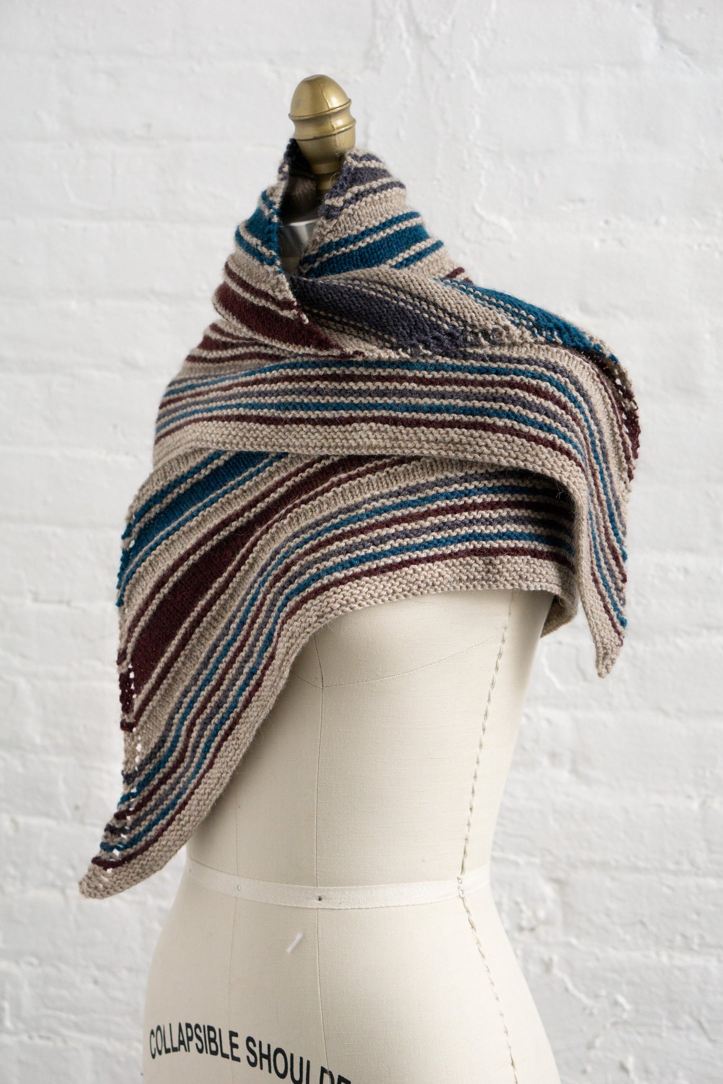 Racha Shawlette (F152)