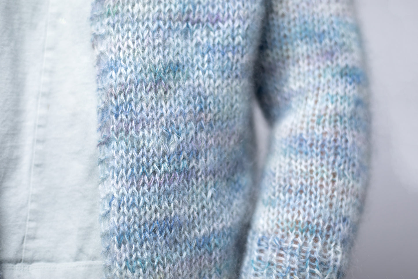 Contrails Cardigan (F159)