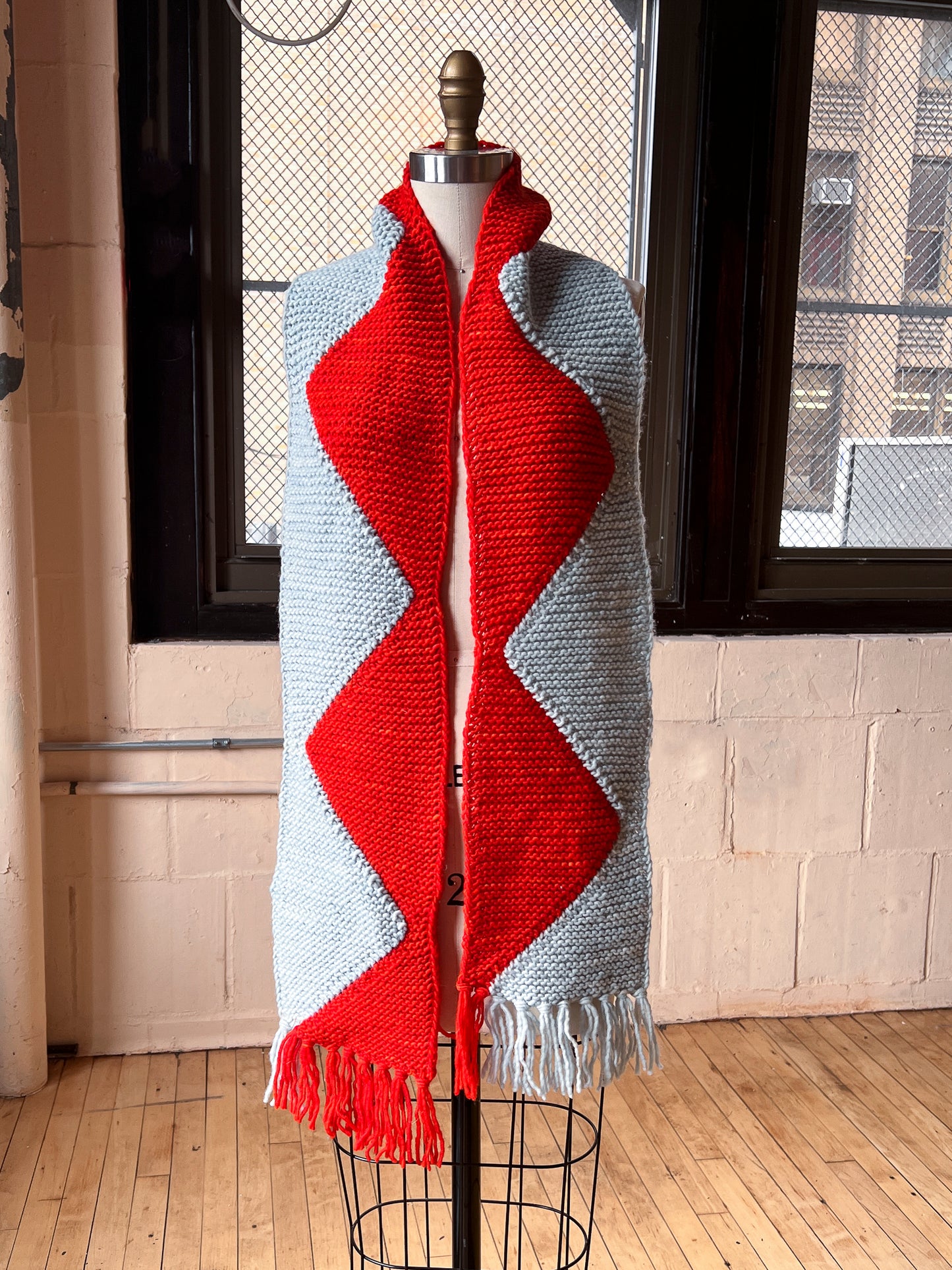 Sawtooth Scarf (F174)