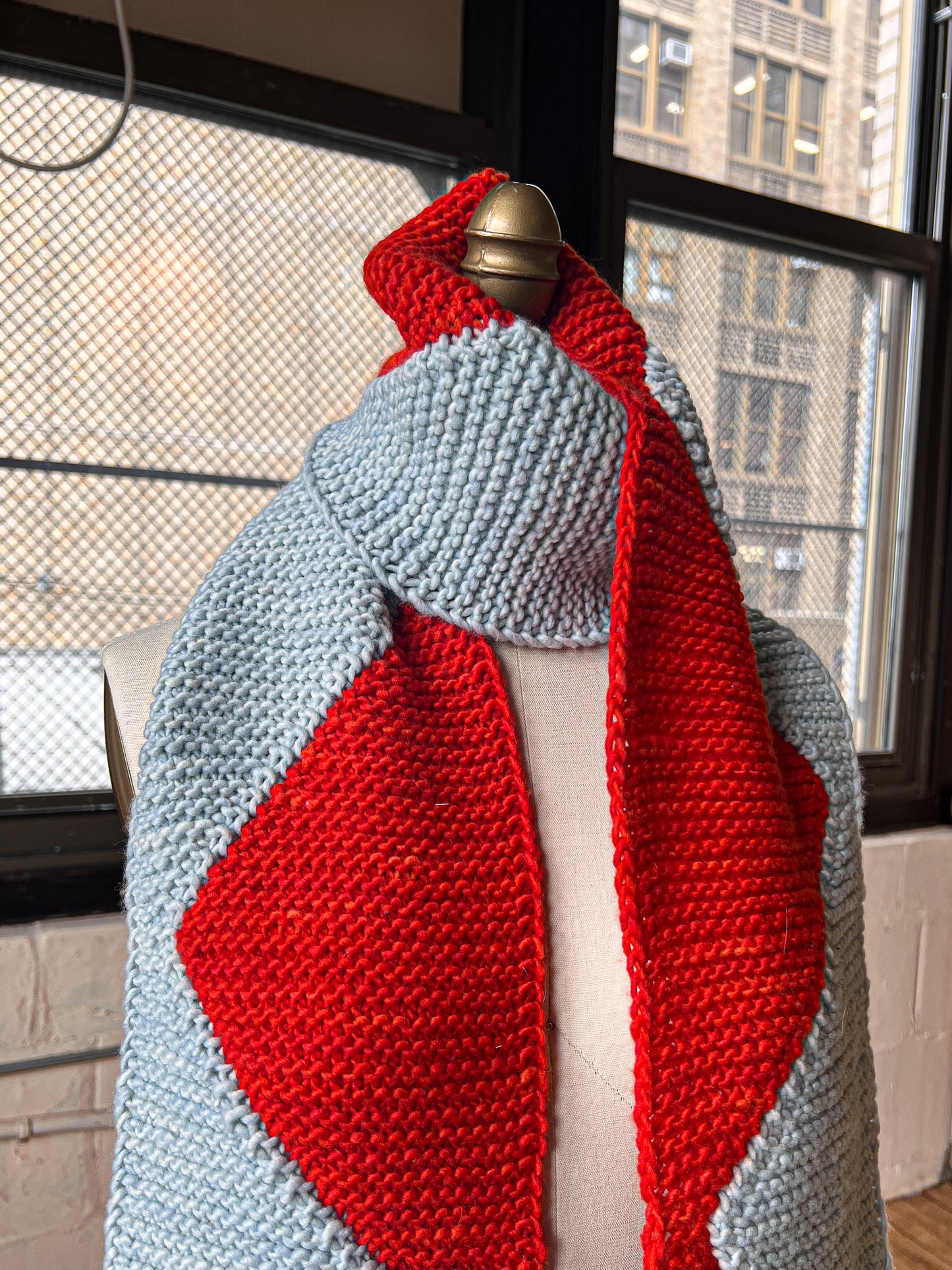 Sawtooth Scarf (F174)