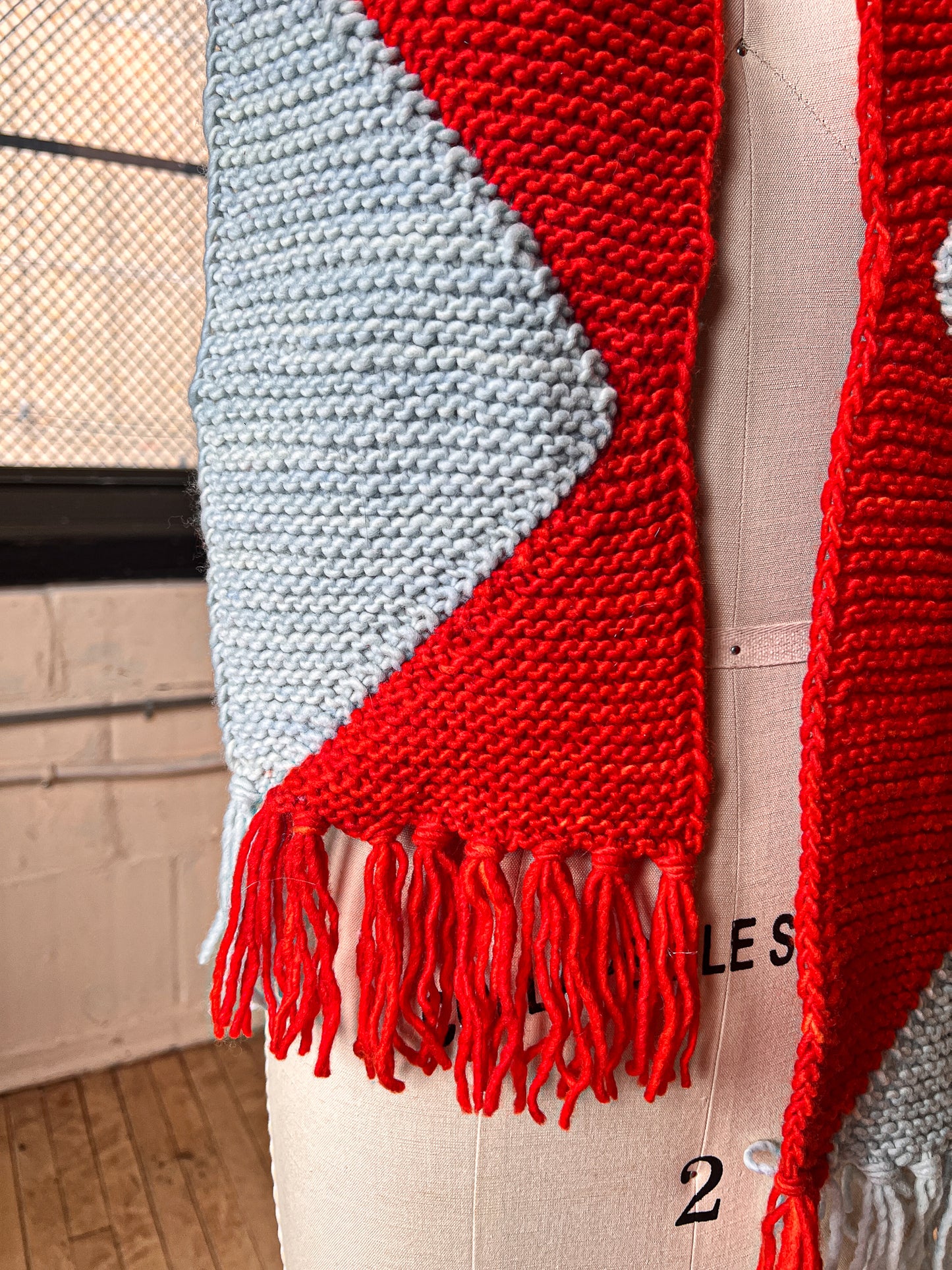 Sawtooth Scarf (F174)