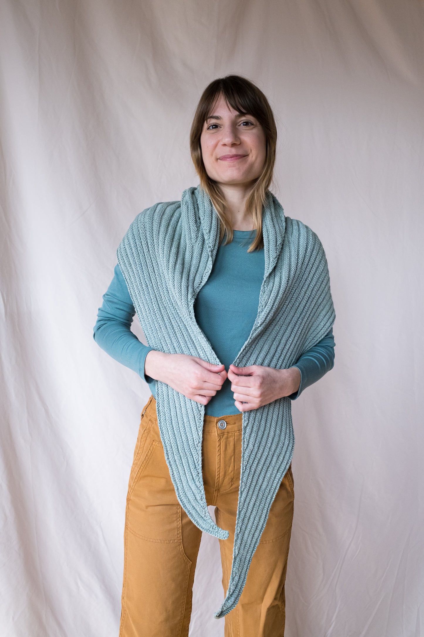 Chalk Stripe Shawl - LYS Day 2022 (F180)