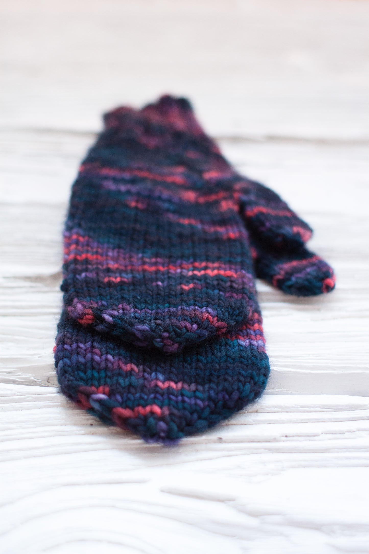 Handful of Berries Mittens (F4)