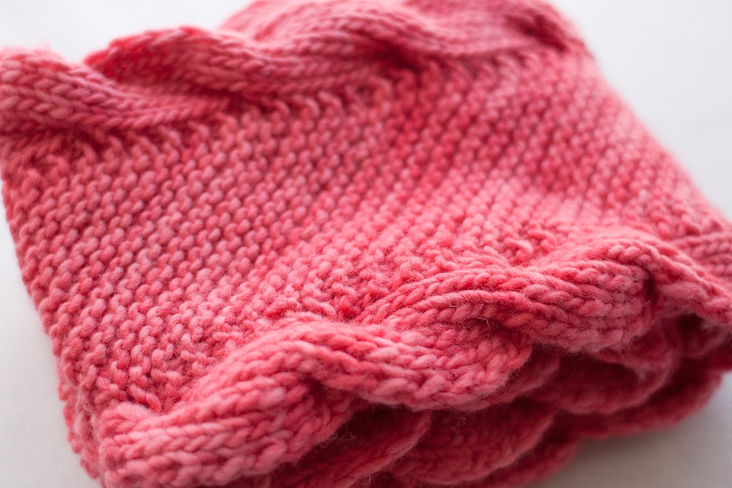 Bias Scarf with Ribbed Cables (F41)