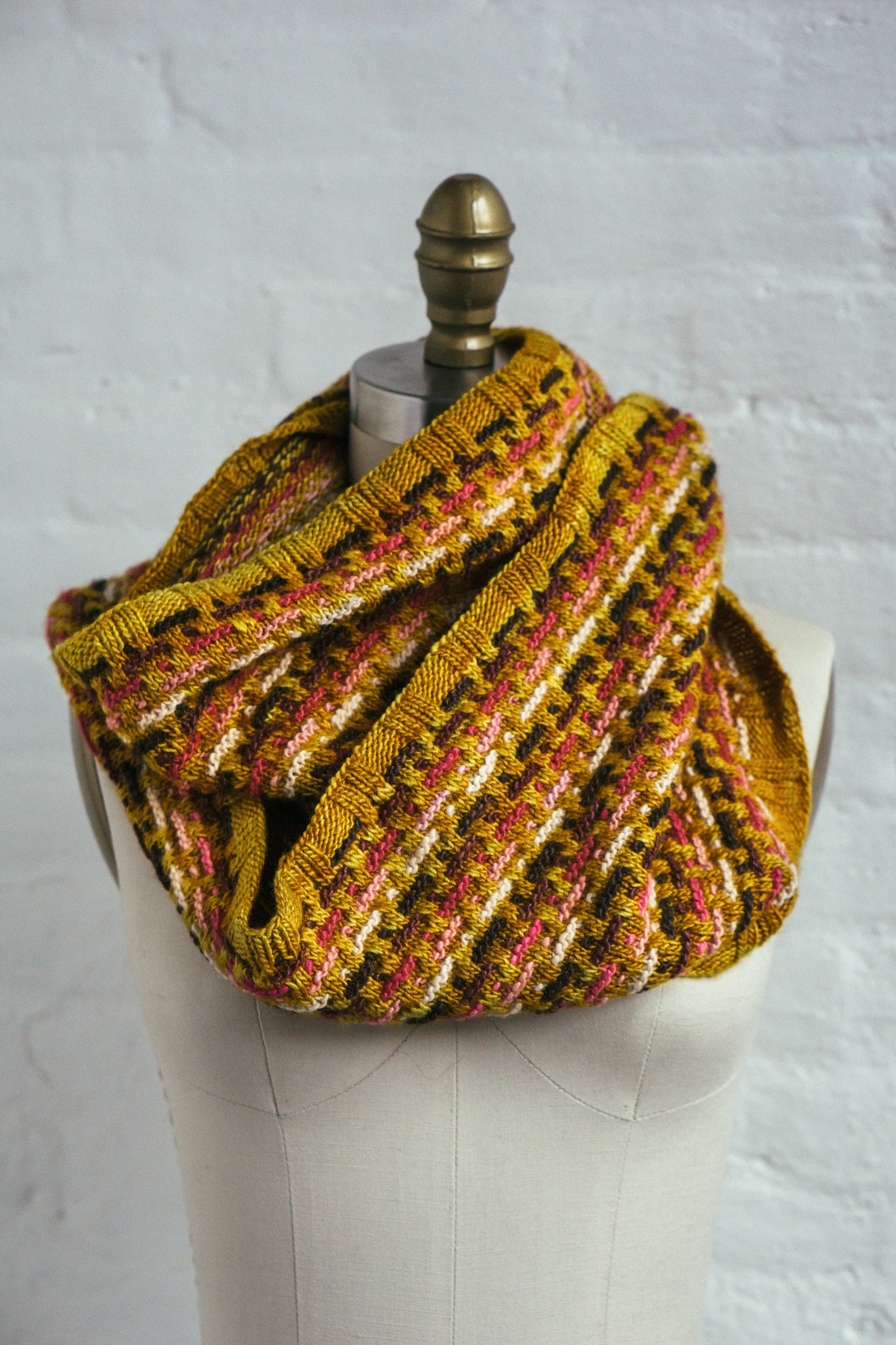 Trolley Tracks Infinity Scarf (F85)