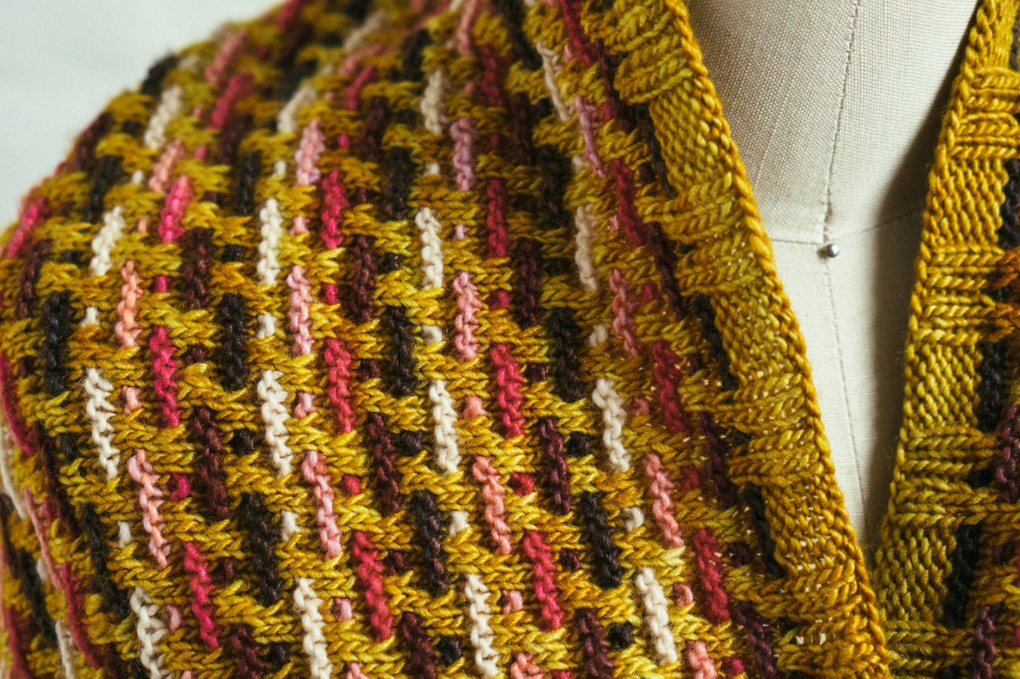 Trolley Tracks Infinity Scarf (F85)