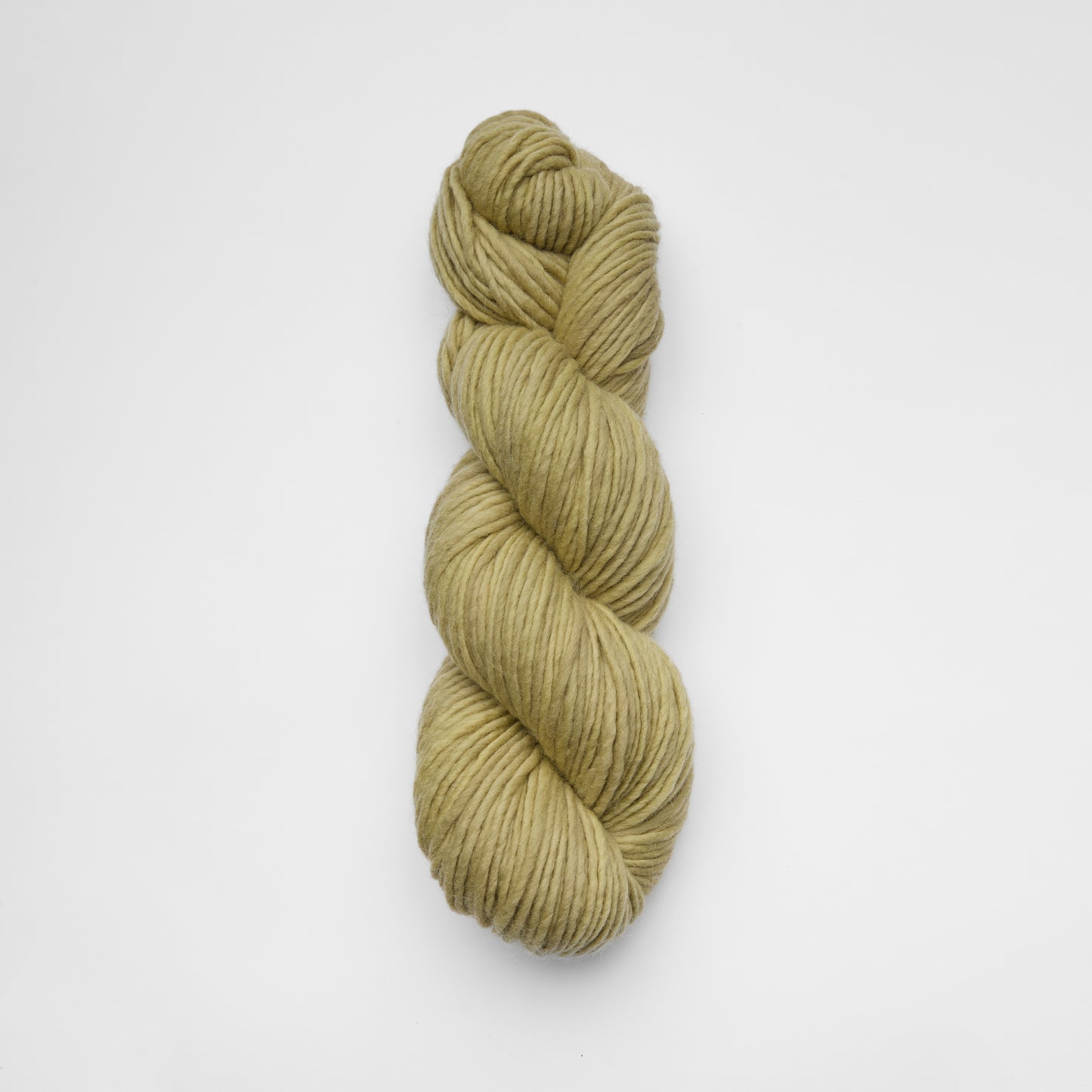 Kinua The Skinny Luxury Blend yarn in Pistachio color, close-up of soft, high-quality knitting yarn for knitting or crochet projects.