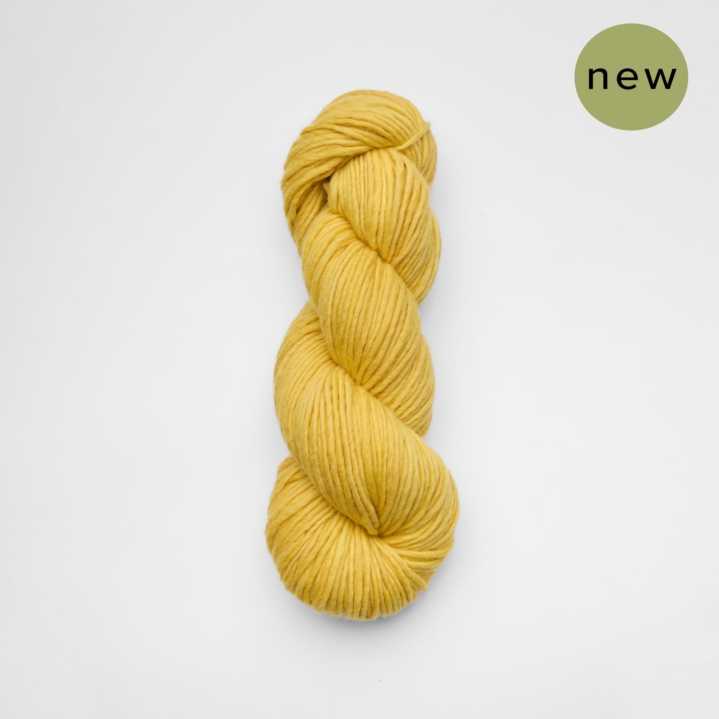 Kinua Fingering Luxury Blend yarn in 125g GoldSkinny color, showcasing soft, high-quality knitting yarn with a smooth texture.