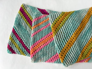 Friends and Family Cowl - LYS Day 2025 (F216)