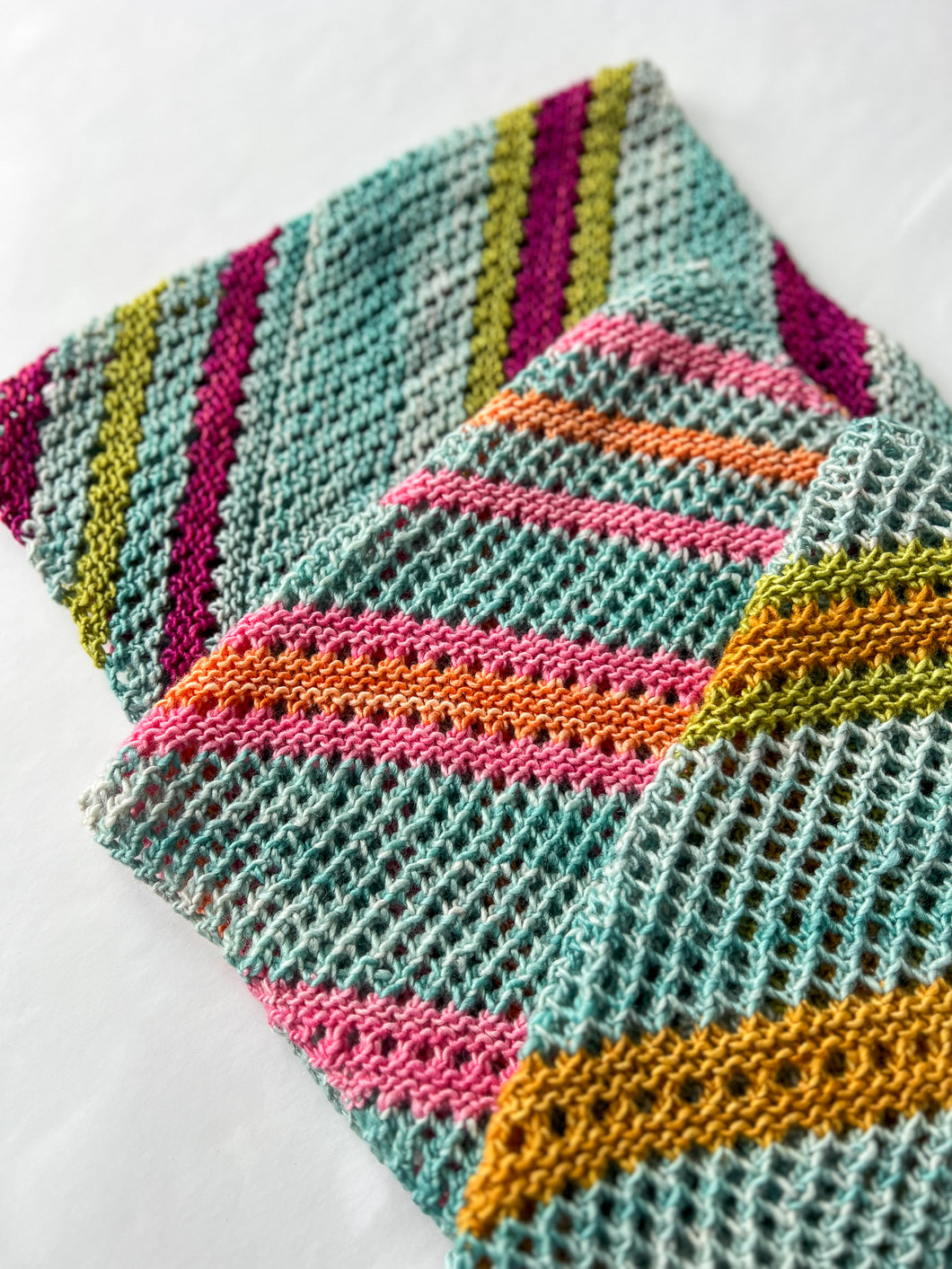 Friends and Family Cowl - LYS Day 2025 (F216)