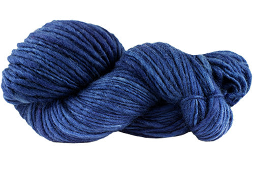 Midnight-colored Wool Clásica Draft yarn by Manos del Uruguay, showcasing soft, thick wool yarn in deep navy shade