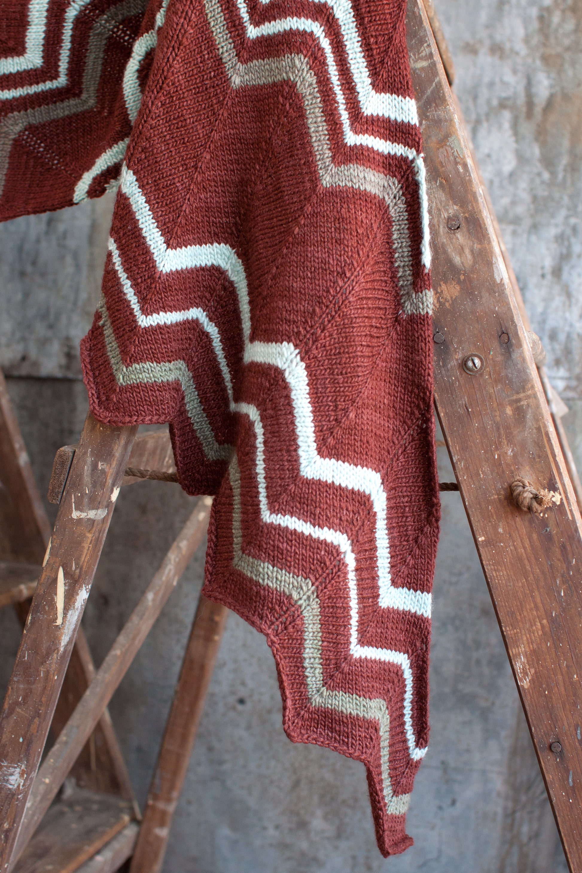 Fairmount Fibers Virgule 2015N pattern yarn sample showcasing intricate color blending and textured design.