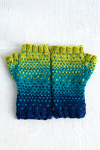 Drops of Spring Mitts (F136)