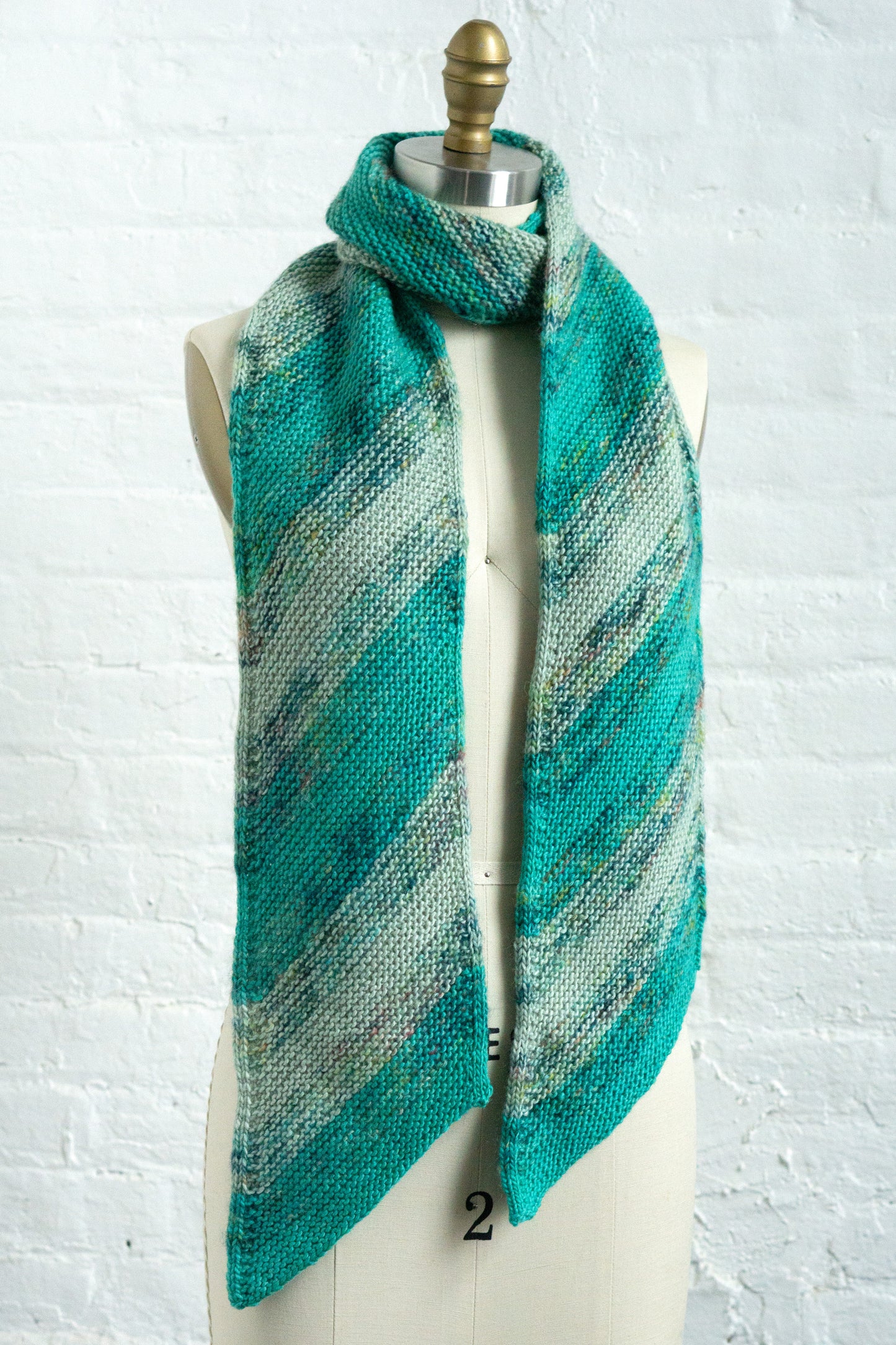 Drifting Scarf (F145)