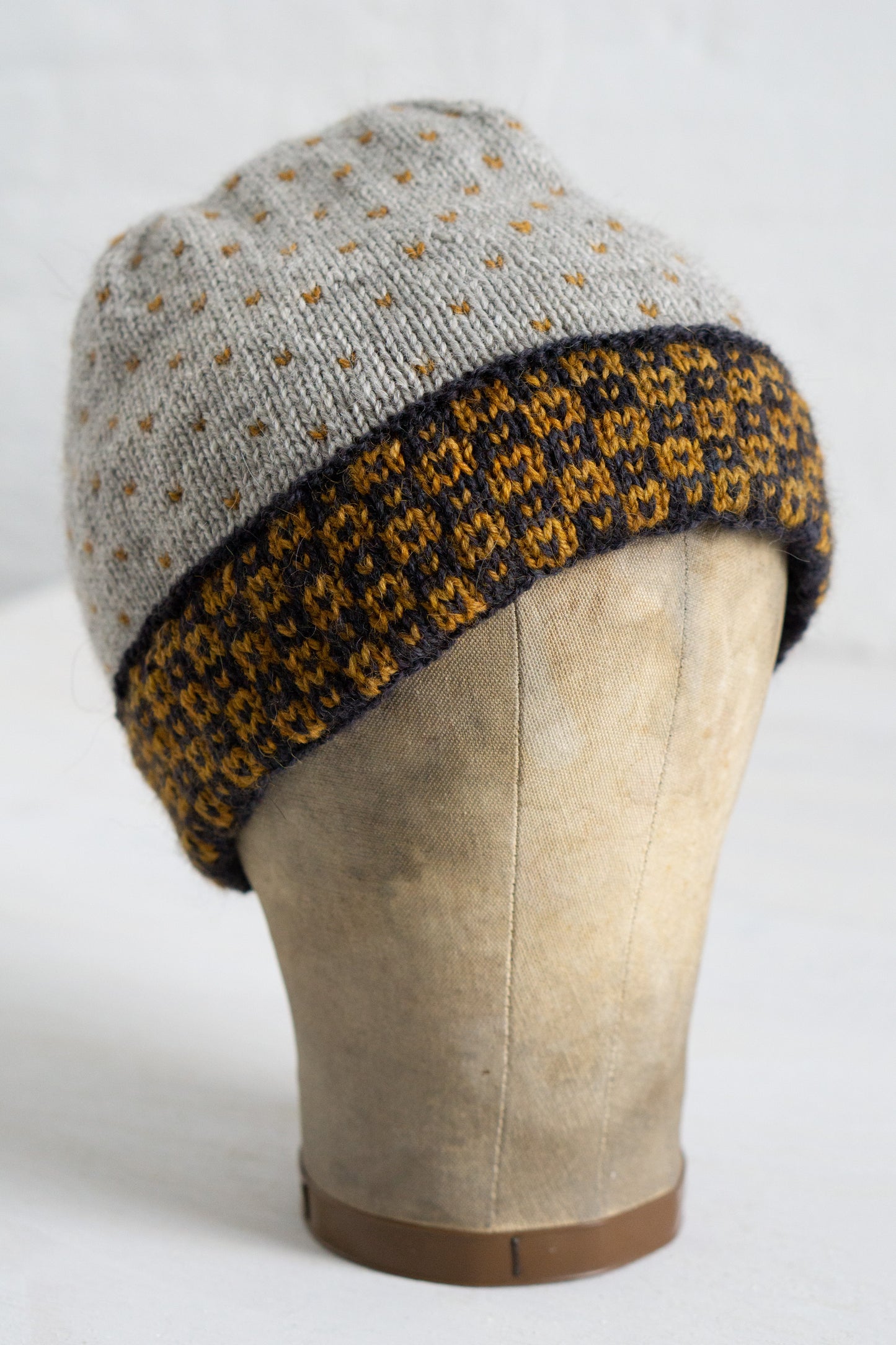 Mancha Hat + Mitts (F153)