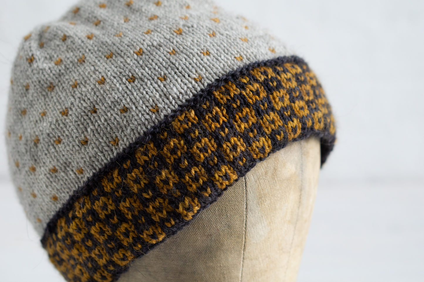 Mancha Hat + Mitts (F153)