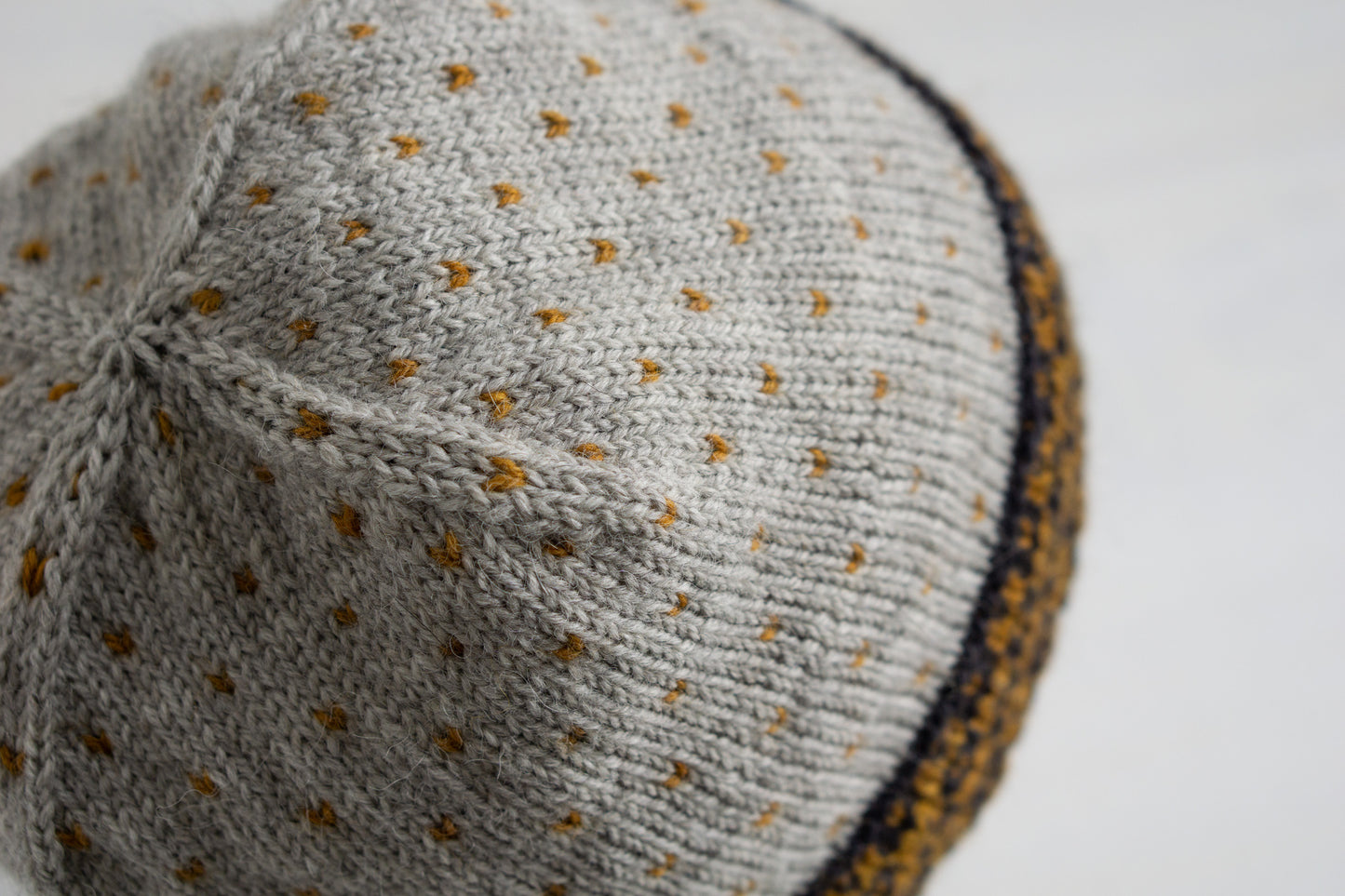 Mancha Hat + Mitts (F153)