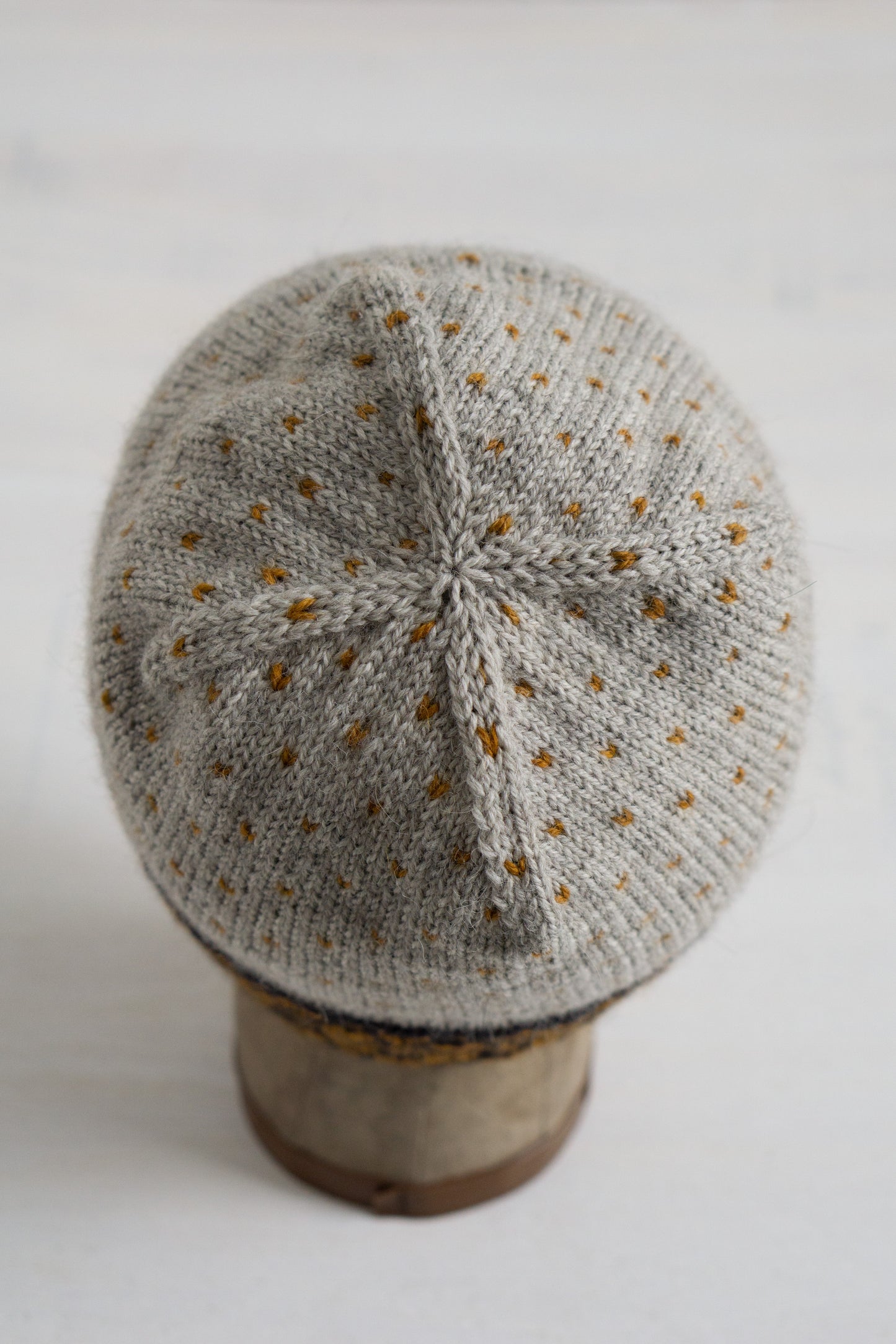 Mancha Hat + Mitts (F153)