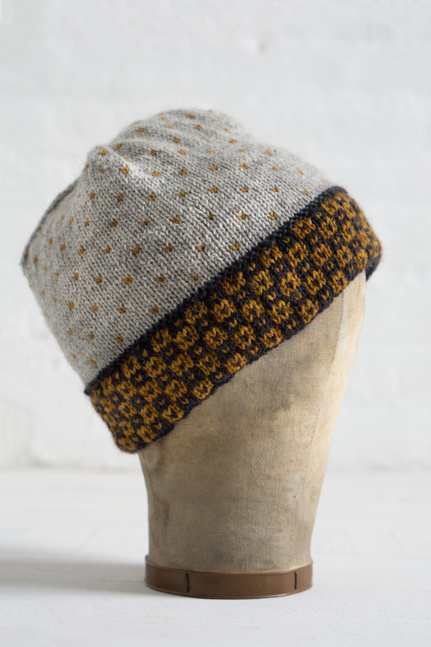 Mancha Hat + Mitts (F153)