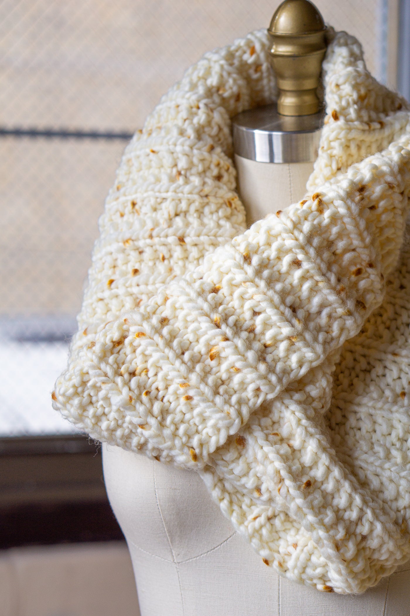 Seeded Rib Stitch Cowl (F176)