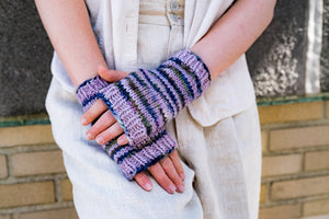 Figs + Thistles Mitts (F191)