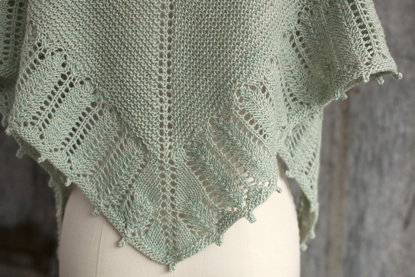 Pluma Shawlette (F37)
